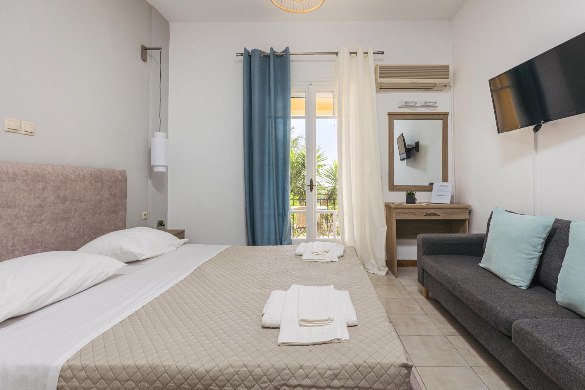 P Koklas Apartments Zakynthos Town Ngoại thất bức ảnh